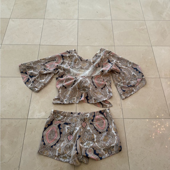 BGBGeneration Top and Shorts Set - Picture 8 of 12